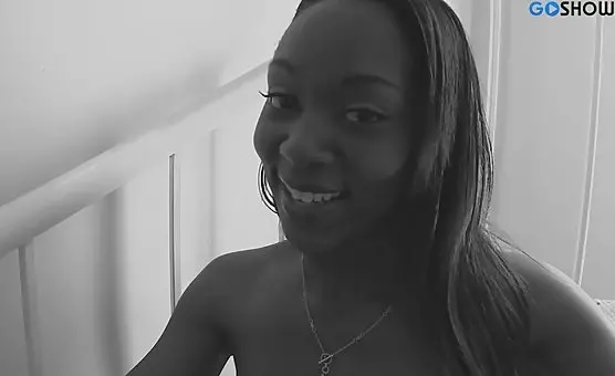 Ebony Spreads Labia for Dirty Playtime